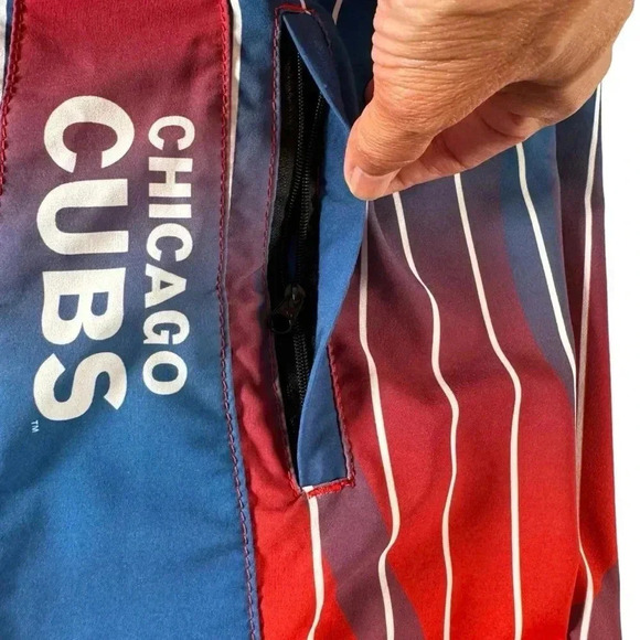 Chicago Cubs MLB Board Shorts Mens Red Blue Striped Size 32 Zip Pocket - Picture 11 of 15